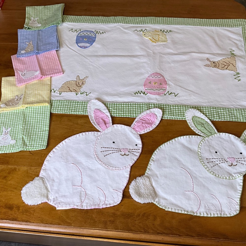 Pottery‎ Barn Easter Bunny Table Runner Napkins Set Gingham Applique Eggs Chicks